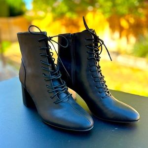 XOXO Women's Kieran Bootie Black